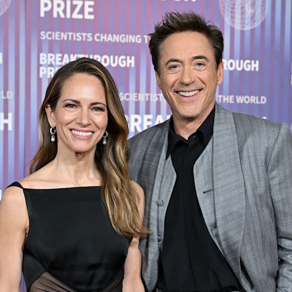 Robert Downey Jr. phản ứng mạnh với thông báo chính của Broadway với vợ Susan Downey