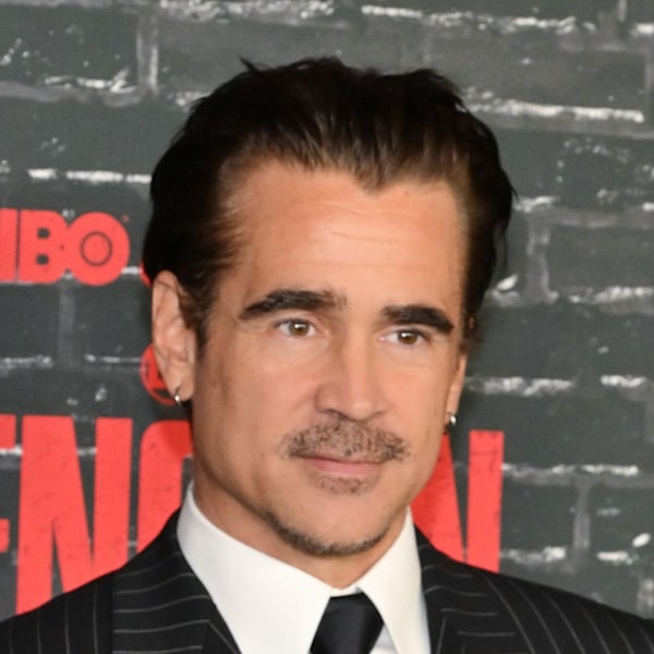 Colin Farrell xuất hiện trên thảm đỏ hiếm có với người con trai giống như Henry