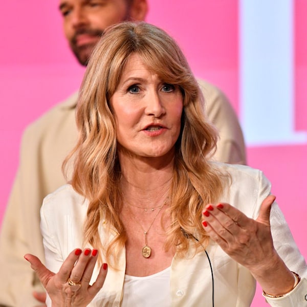 Lời phát biểu của Laura Dern về tổ trống rỗng khi trẻ con rời nhà