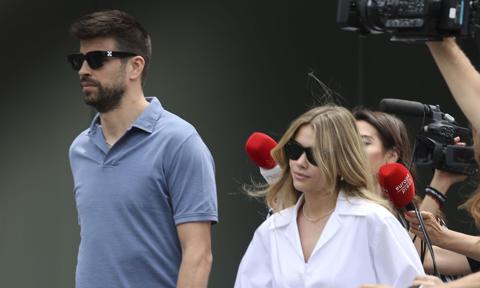 Piqué và Clara Chía đương đầu với đu đủ Tại tòa án Jordi