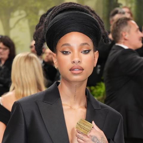 Xem: Willow Smith hào hứng gặp nhạc sĩ Nigeria yêu quý Seun Kuti