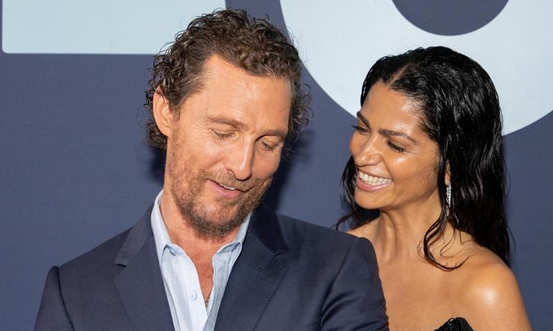 Matthew McConaughey và Camila Alves tham dự buổi tiệc từ thiện với sự hiện diện của gia đình