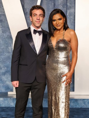 B.J. Novak Gushes vì ‘ Con gái mới sinh của ông Mindy Kaling do Sĩ quan phụ trách: ‘ Con gái của bà đáng kính ’