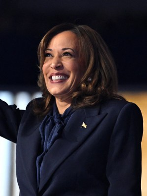 Kamala Harris đã chấp nhận Hiệp định Tổng thống trong năm 2024 DNC Phát âm