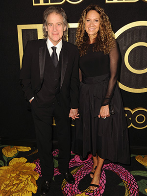 Richard Lewis’ Wife: What to Know About the Late Comedian’s Love, Joyce Lapinsky, & Their Romance