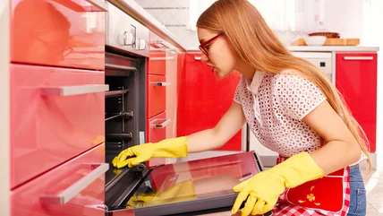 These Two Kitchen Staples Are The Secret Ingredients To Keeping Your Oven Clean