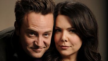 Lauren Graham nhớ lại quà sinh nhật cuối cùng của Matthew Perry cho cô ấy