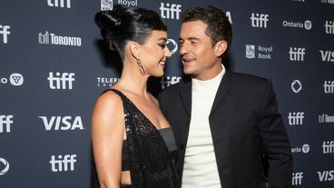 Orlando Bloom phản ứng hoàn hảo trước phương pháp truyền thông của Katy Perry