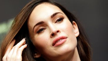 Megan Fox nói 'Cô ấy đã chia sẻ năng lượng' với những người 'khủng khiếp' trước súng máy Kelly