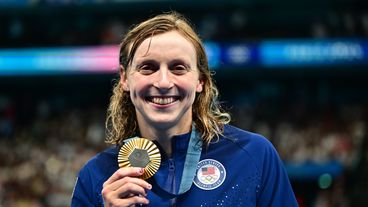 Katie Ledecky vừa có được một bữa tiệc chỉ có Michael Phelps làm trước đây