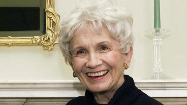 Alice Munro, nhà văn với tư cách là bậc thầy truyện ngắn hiện đại, chết ở tuổi 92