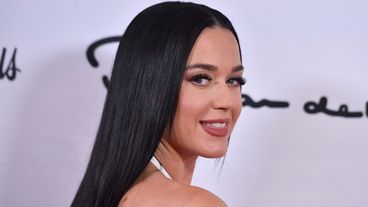 Katy Perry Goes Viral ảnh giả mạo Met Gala đã lừa mẹ mình