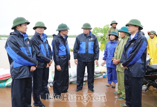 Đồng chí Bí thư Tỉnh ủy Nguyễn Hữu Nghĩa kiểm tra công tác ứng phó với mưa, lũ tại thành phố Hưng Yên và các huyện: Kim Động, Khoái Châu, Văn Giang