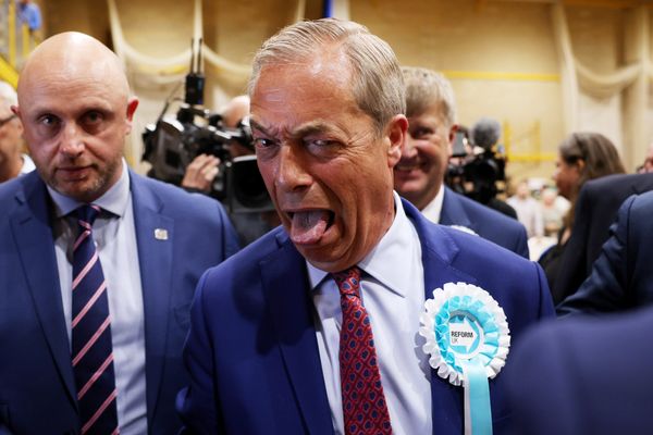 Có một vấn đề nhỏ với Nigel Farage và PMQs