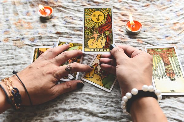 Psychic chia sẻ 5 dự đoán cho năm 2024