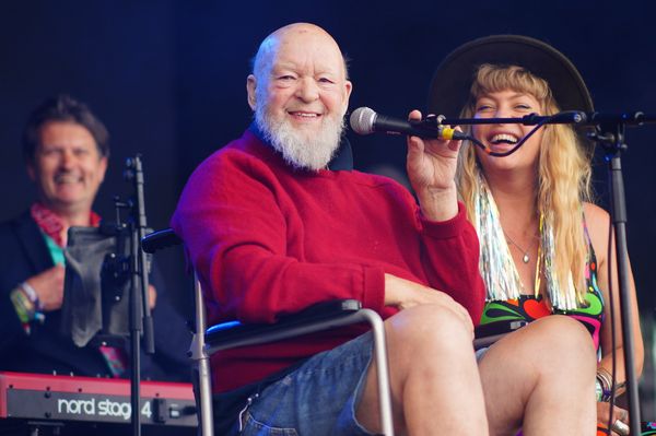 Sir Michael Eavis ‘ tốt hơn bao giờ hết vào năm 88, con gái nói sau Name