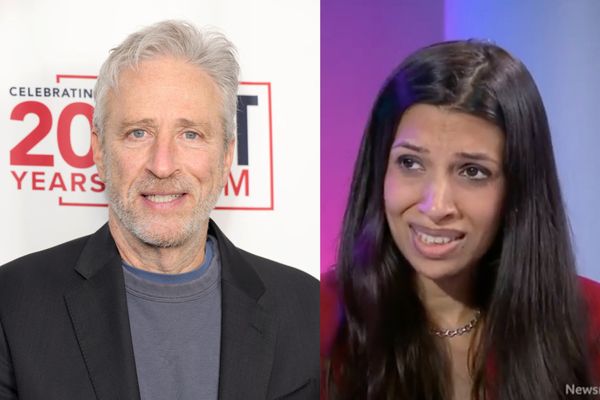 Jon Stewart trả lời khi phòng thí nghiệm đình chỉ ứng cử viên trên phác thảo của mình