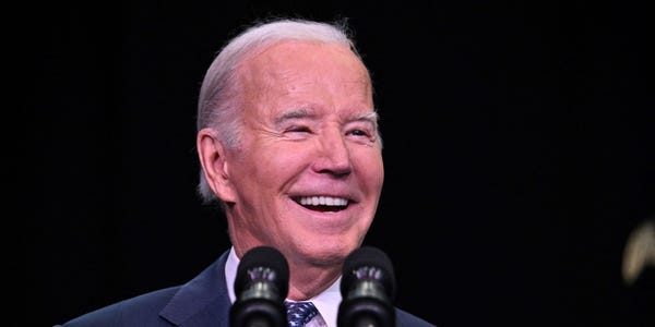 Biden rõ ràng là một ông già với trí nhớ mờ nhạt. Nhưng đừng mong đợi báo cáo của luật sư đặc biệt sẽ ảnh hưởng đáng kể đến năm 2024.