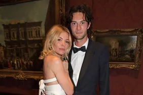 Sienna Miller chào đón đứa con thứ hai