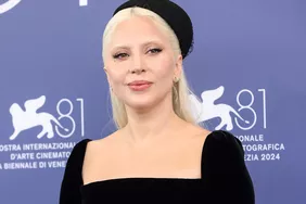 Tại sao Lady Gaga chọn bỏ qua những tin đồn rằng cô ấy là đàn ông