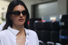 Kendall Jenner đã phá vỡ các quy tắc thời trang với sự xa lạ gần nhất