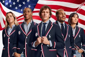 Ralph Lauren's Team USA Olympic Ceremony đồng phục hóa hình dáng Paris