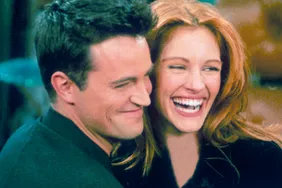 Julia Roberts lần đầu tiên mở lòng về cái chết “đau lòng” của bạn trai cũ Matthew Perry