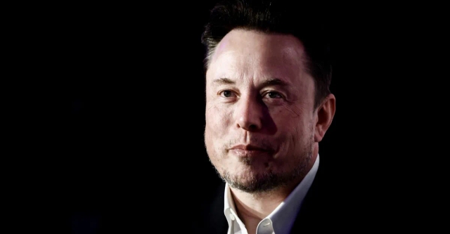 Elon Musk hỗ trợ AI giải mã cuộn giấy Vesuvius 2.000 năm tuổi