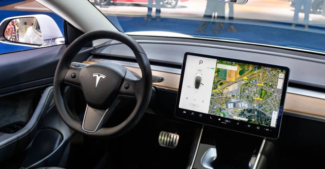 Beta không còn nữa? Tesla Full Self-Driving v12 sắp được phát hành rộng rãi