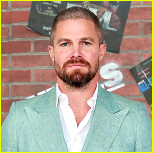 Stephen Amell sẽ dẫn dắt phần ngoại truyện 'Suits: LA' tại NBC