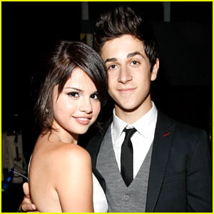 David Henrie Teases Selena Gomez trên "Những phụ nữ của Waverly Place" Reboot