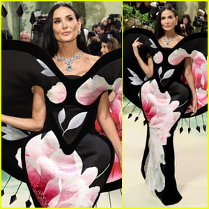 Demi Moore Wows trong bộ đồ làm từ giấy dán tường đến Met Gala 2024