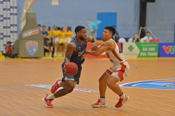 VBA 2023’s 46th match day: Nha Trang Dolphins beat Saigon Heat