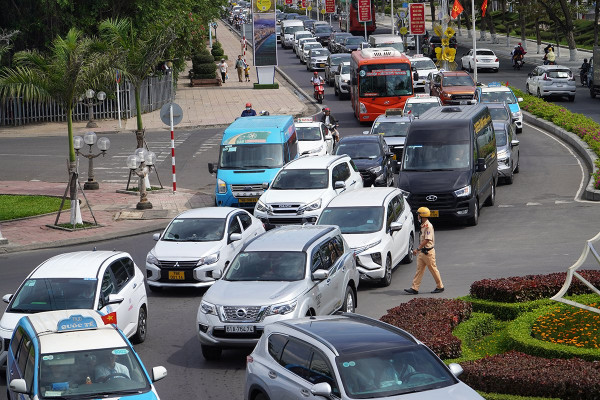 UBND tỉnh Khánh Hòa: Chỉ đạo khắc phục tình trạng ùn tắc giao thông khu vực trung tâm TP. Nha Trang