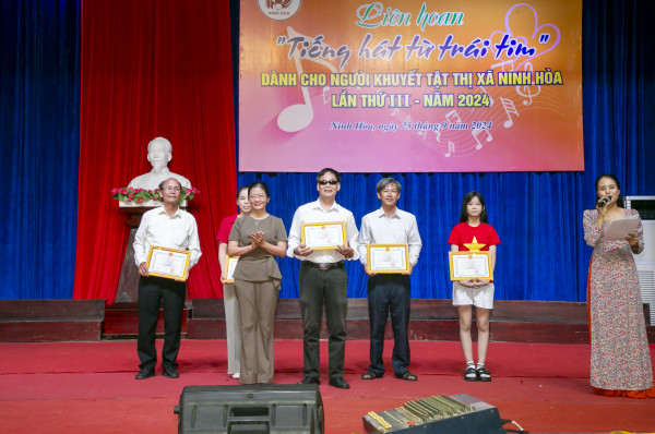 Ninh Hòa: Xúc động Liên hoan “Tiếng hát từ trái tim” người khuyết tật