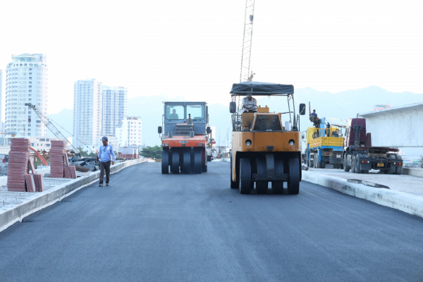 Xom Bong Bridge to open to traffic Sep.20