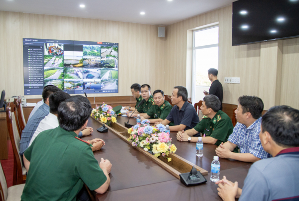 Early flood detection with surveillance technology