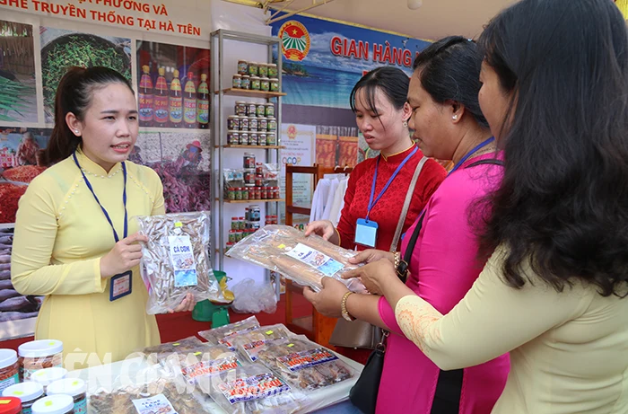 TP. Hà Tiên trưng bày trên 100 sản phẩm OCOP