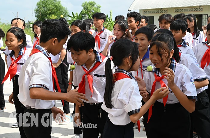 Hơn 400 học sinh tham gia ngày hội “Tiến bước lên Đoàn”