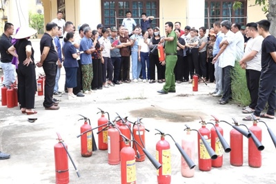 Công an huyện Thường Tín tập huấn phòng cháy, chữa cháy cho người dân làng nghề