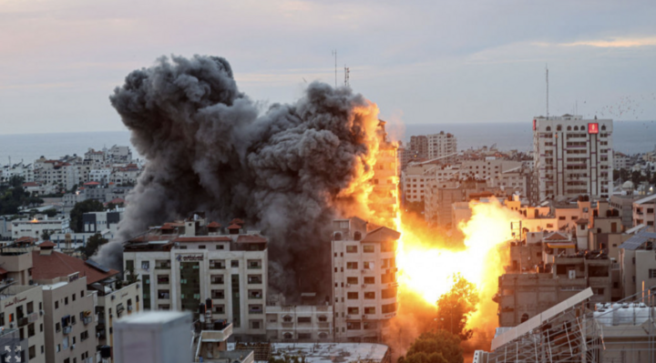 Israel oanh tạc loạt địa điểm ẩn náu của Hamas