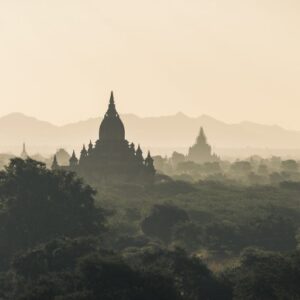 Mười cuốn sách tiết lộ về Myanmar cho Môi - se phức tạp