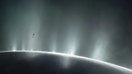 NASA tìm thấy thành phần quan trọng cho sự sống thoát ra từ mặt trăng băng giá Enceladus của Sao Thổ