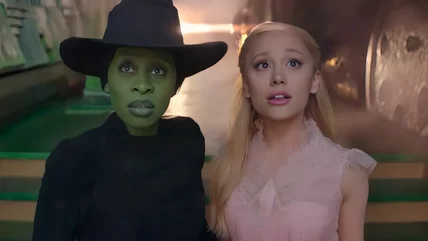 Trailer độc ác mê hoặc người hâm mộ Phù thủy xứ Oz với Glinda của Ariana Grande