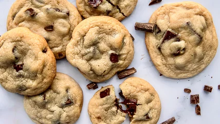 The Sweet Ingredient That Gives Chocolate Chip Cookies A Chewy Boost