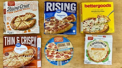 Aldi Vs chim cánh cụt Pizzas: Người thắng là rõ ràng