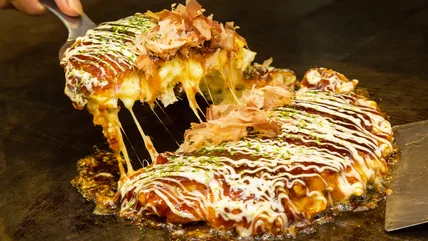 Okonomiyaki là gì và bạn làm nó như thế nào?