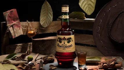 Amaro Montenegro: Nó là gì và bạn uống nó như thế nào?