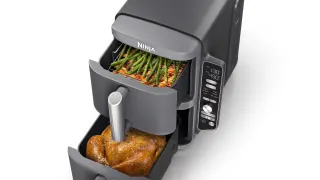 Nấu bốn món ăn cùng một lúc với chiếc Ninja DoubleStack Air Fryer