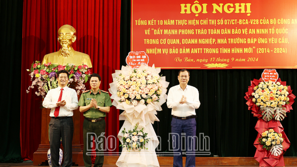 Đẩy mạnh phong trào toàn dân bảo vệ an ninh Tổ quốc trong cơ quan, doanh nghiệp, nhà trường